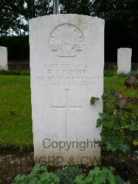 Hermies British Cemetery - Payne, Frederick James